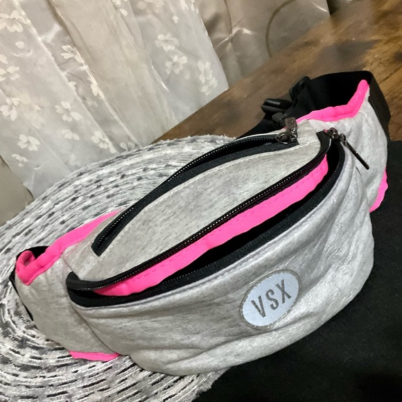 Victoria Secrets NWOT Vintage Womens Fanny Waist Pack - Picture 6 of 6